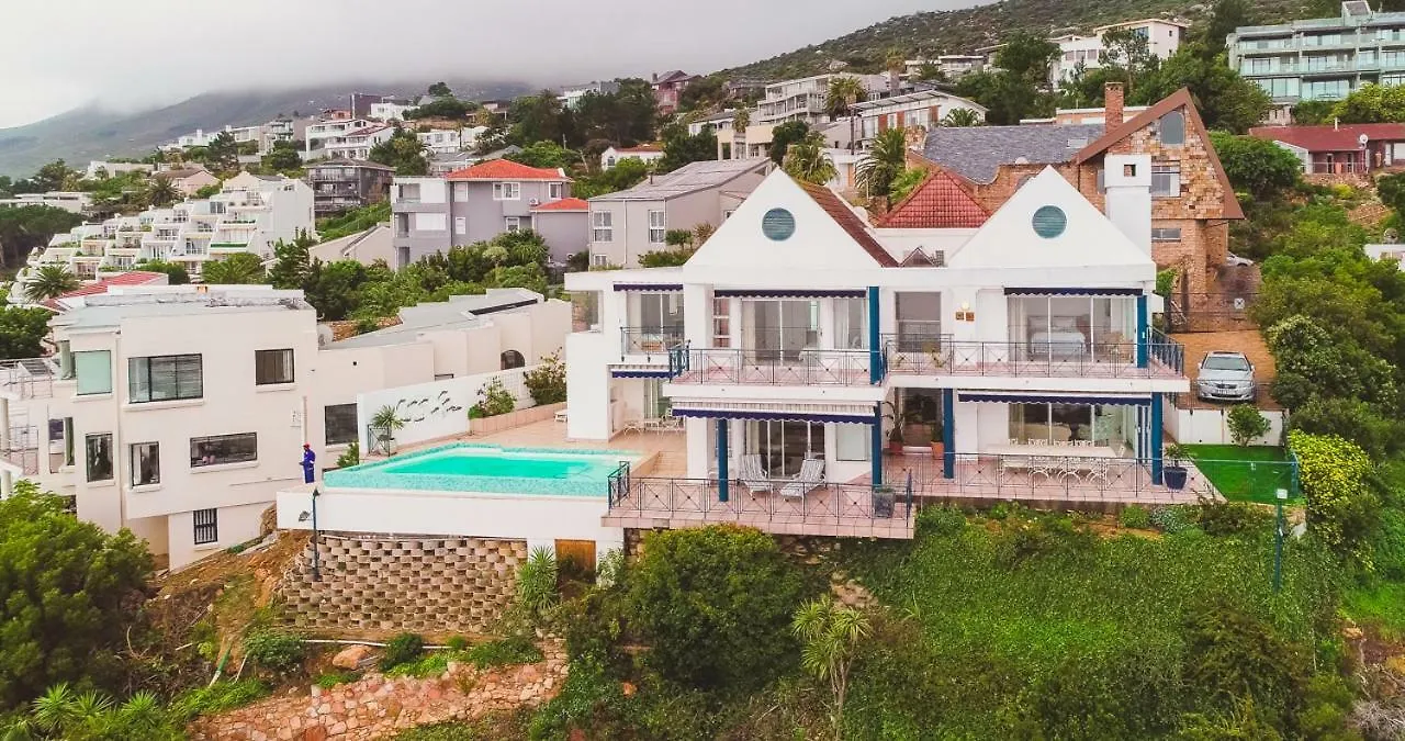 Queen Julie Lodge Cape Town Bed & Breakfast