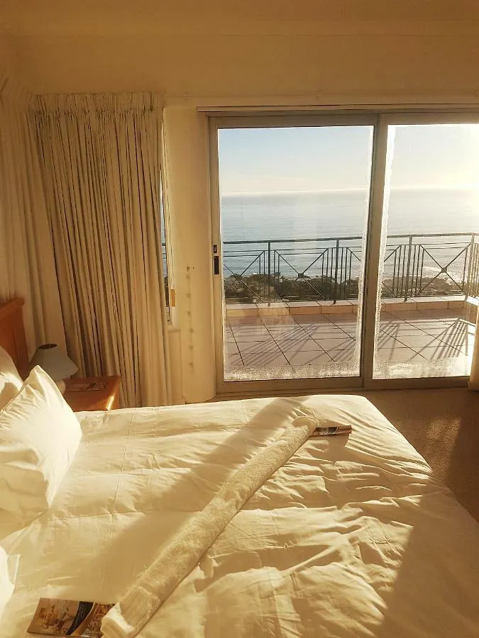 Queen Julie Lodge Cape Town Bed & Breakfast